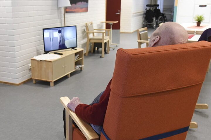 ukko nukkuu Virranrannassa