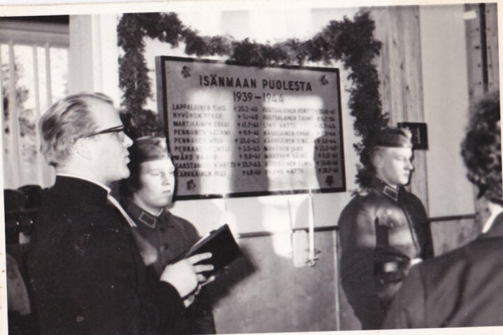 Ryönänjoen koulun Pro Patria -laatta