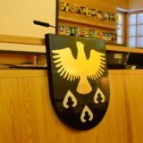 Kiuruveden vaakuna valtuustosalissa