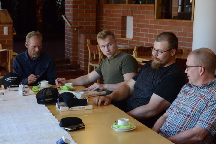 Kädenvääntäjät