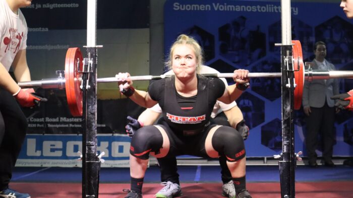 Siiri Tossavainen nuorten klassisen voimanoston SM-kisat nettiin