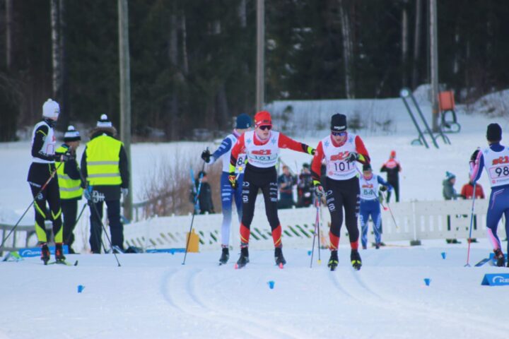 Nuorten SM-hiihtojen parisprintti Niilo Kouvalainen ja Iiro Säisä