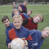 Vähemmän ruutuaikaa ja enemmän liikuntaa olisi varmasti hyvä ohjenuora meille kaikille, kirjoittaa Markku Siponen.