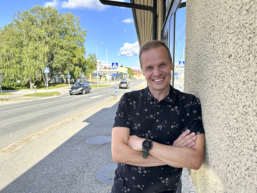 Markku Siponen asuu Kalliokylässä, hän tietää missä kunnossa ovat maaseudun tiet.