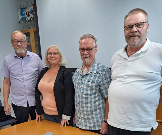 Kauko Huttunen Leena Pöksyläinen Erkki Rintakuusi ja Seppo Piippo nettiin