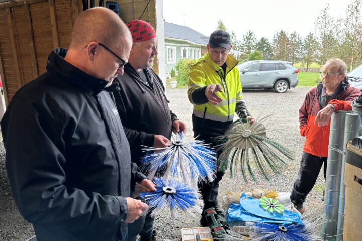 Nuohooja Mika Väisänen ja elinkeinojaosto