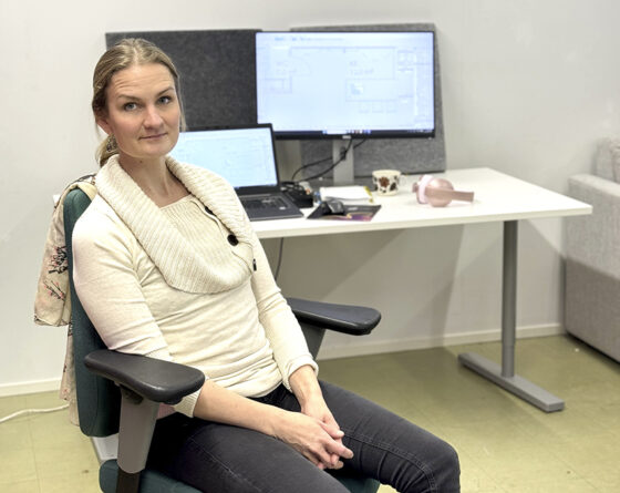 Laura Kauranen on arkkitehti, joten hän sopii hyvin teknisen lautakunnan puheenjohtajaksi, kun uutta koulua ryhdytään rakentamaan.