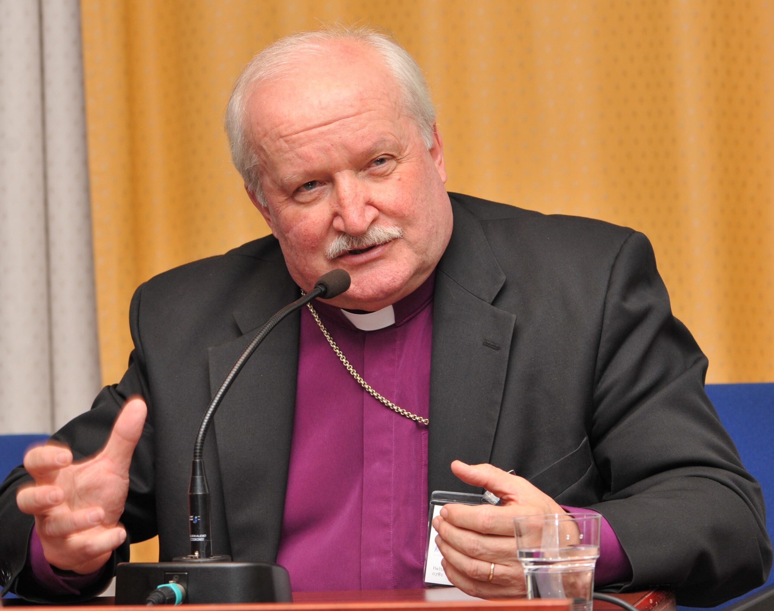 Miksi Raamattua on aina tulkittava? Wille Riekkinen aloittaa uuden ...