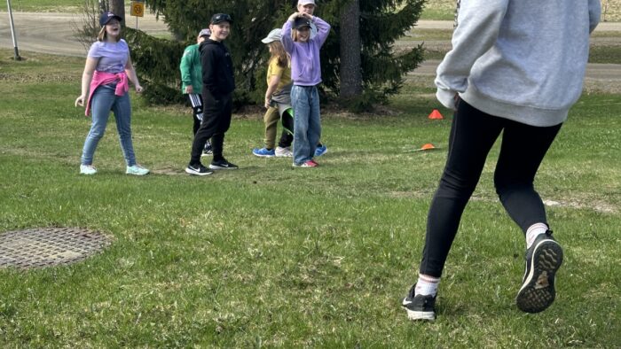 Hingunniemi Nivan koulun nelosluokkalaiset Koulu kartalla -suunnistushanke Minja Kukkonen
