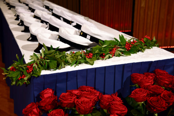 ylioppilaslakit_ruusut_valmistuneet_lukio_kuvaaja_aku_laatikainen_cmyk