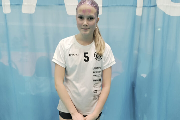 Eveliina Väänänen lentopallo C-tytöt SM-lopputurnaus (kuvaaja Tarja Help-Väänänen)_käsitelty