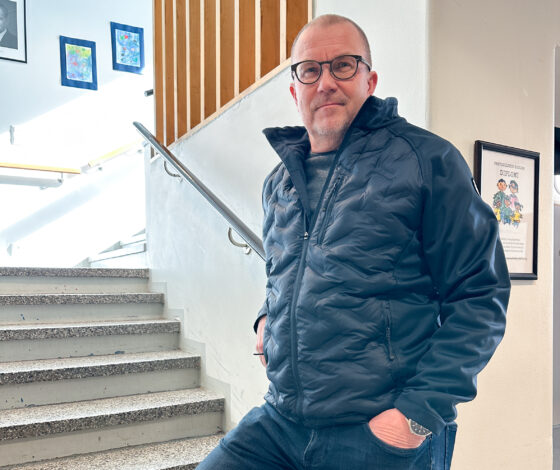 Tommi Tikka johtaa kaupunginhallitusta.