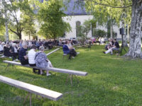 Herättäjäjuhlille lähtöseurat (kuvaaja Maarit Äyhynmäki)_nettiin