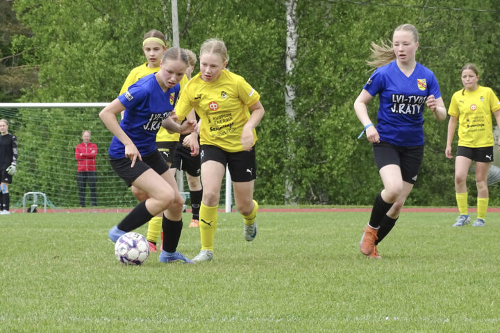 KiuPa ja KuPS T13-jalkapallo (kuvaaja Pekka Kattainen)_käsitelty