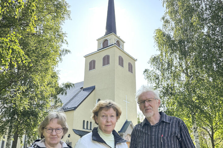 Seurakävelijät Mirja Nuutinen Merja Hyvärinen ja Eero Svärd_nettiin