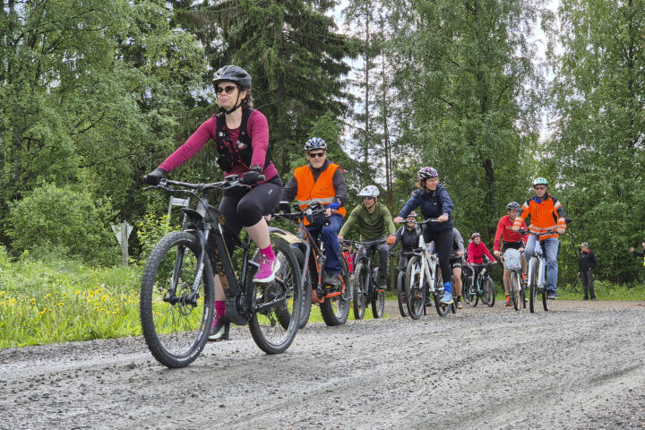 Tour de Koivujärvi pyöräily kesä 2024 (kuvaaja Hanna Soini)_käsitelty