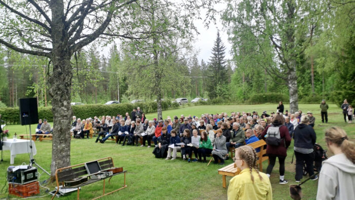 lapinsalon kirkkohetki some