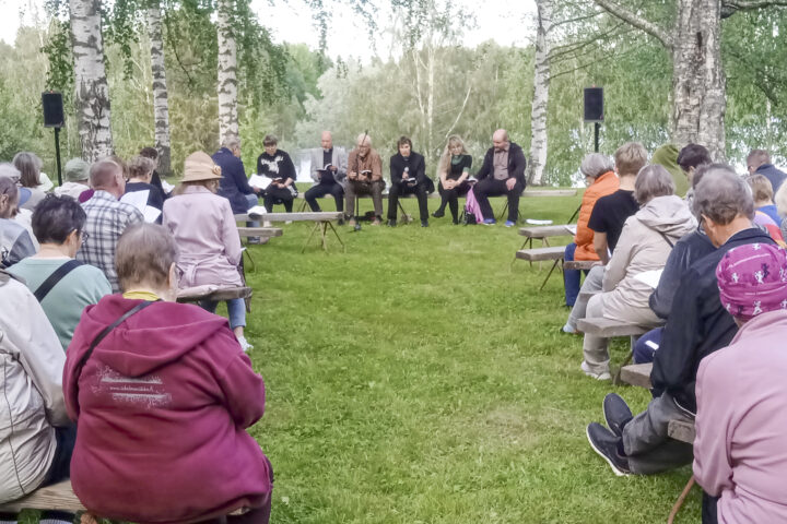 Herättäjäjuhlille lähtöseurat (kuvaaja Maarit Äyhynmäki)_käsitelty