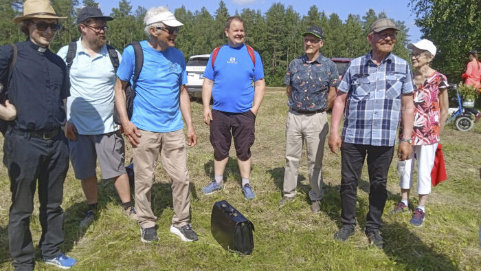 Seurakävely Miikka Huuskonen Ville-Veikko Savinen Paavo Niskanen Kalle Hiltunen Kalevi Ruotsalainen Tuomo Saastamoinen Maija Ruotsalainen_käsitelty