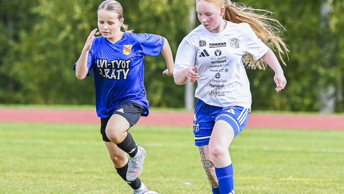 KiuPa ja PK-37 jalkapallo T13-joukkue tytöt (kuvaaja Lassi Myllylä)_käsitelty