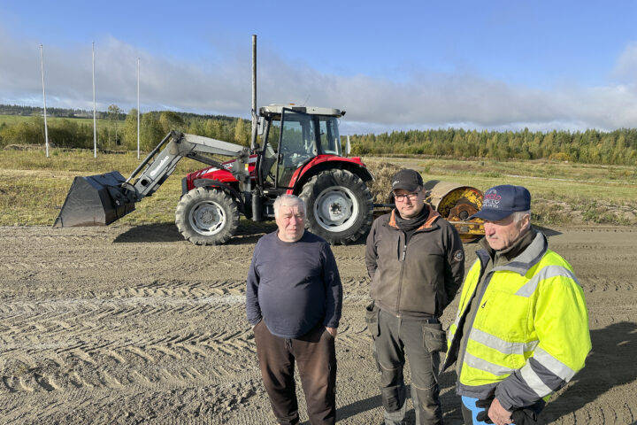 Kiuruveden Urheiluautoilijat Haapakummun rata-alue Leo Ojaluoto Marko Allinen ja Teuvo Rajakangas_käsitelty