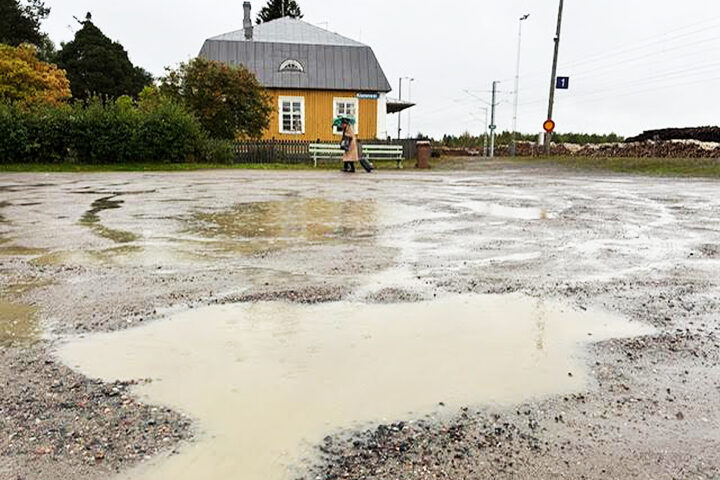 Rautatieaseman piha (lukijan kuva)_käsitelty