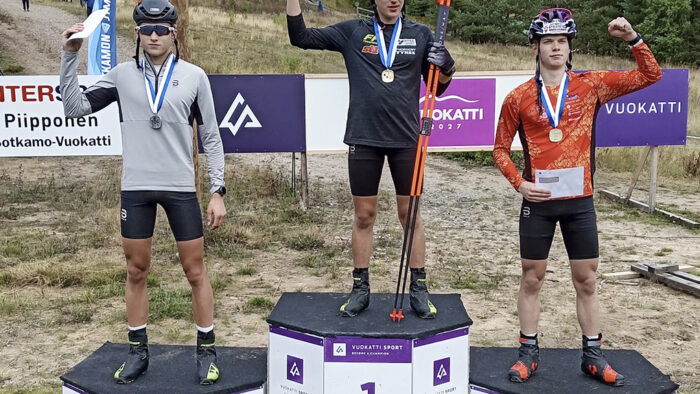 Rullahiihto SM-kisat M18 Iiro Säisä kultaa ja Niilo Kouvalainen pronssia Kiuruveden Urheilijat_nettiin