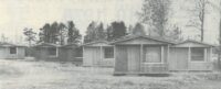 Vanha valokuva Kiuruvesi-lehti vuosi 1975 Hyvölänniemen leirikeskus mökit