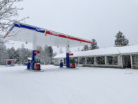 Kiuruveden Teboil ulkoa talvella_käsitelty