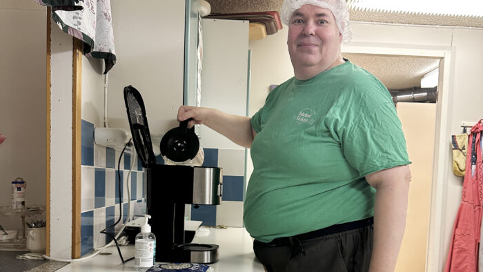 Kiuruveden Työttömät ry Vuoden vapaaehtoistyöntekijä Marko Kumpulainen_nettiin