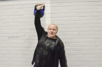 Petri Veteli Perus-Pete elämäntaparemontti Varapäreen liikuntatapahtuma liikuntahallissa_käsitelty