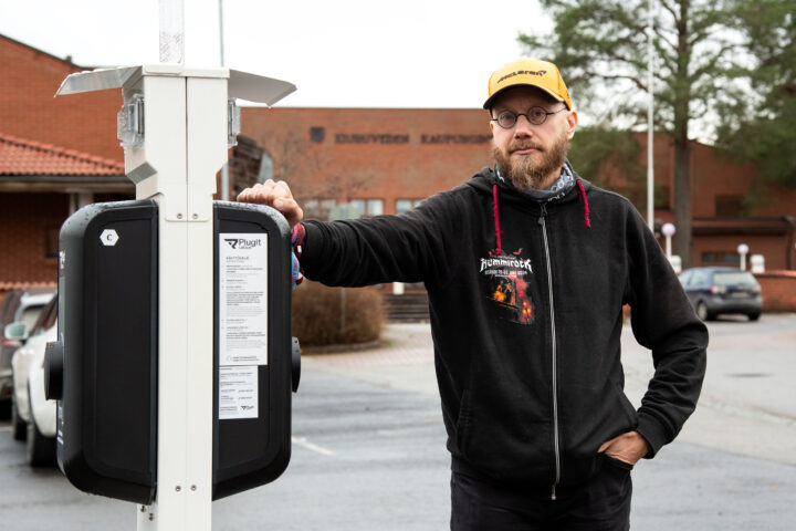 sahkolatauspiste_jaakko_koivunen_netti