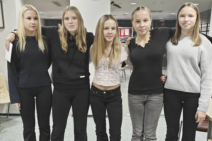 Kiuruveden Urheilijat Silja Auvinen Enni Pennanen Alisa Lohvansuu Sofia Lohvansuu ja Anna Siponen_nettiin