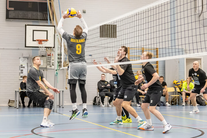 Lentopallo miehet Luomu-Wolley LuoWo aluesarja (kuvaaja Riitta Airaksinen)