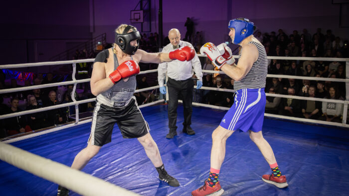 Turpaanvetotalakoot nyrkkeilyn näytösottelu Matti Jyväukko Lappalainen ja Karl Helenius (kuvaaja Riitta Airaksinen)