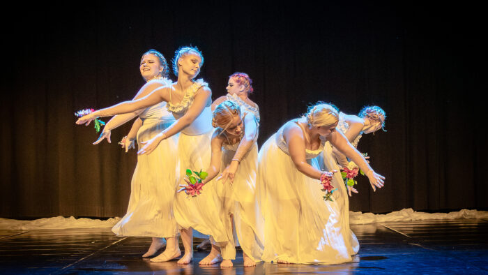 kiuruveden_voimistelijat_talvinaytos_2025_kuvaaja_riitta_airaksinen_netti_3