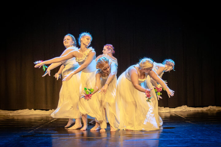 kiuruveden_voimistelijat_talvinaytos_2025_kuvaaja_riitta_airaksinen_netti_3