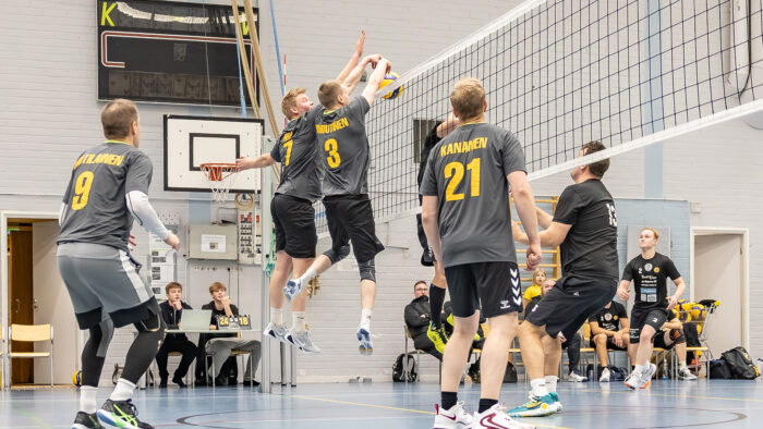 Lentopallo miehet Luomu-Wolley LuoWo aluesarja (kuvaaja Riitta Airaksinen)