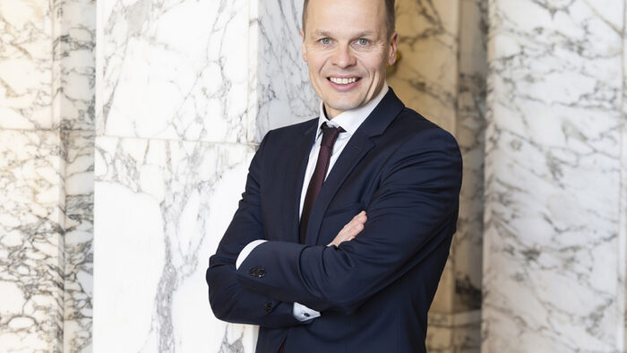 Markku Siponen_vaaka (kuvaaja Hanne Salonen eduskunta)