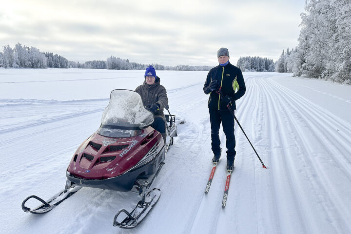 Sata Suarta Sulukavassa -hiihtoladut Sulkavanjärvellä latujen tekijät Kari Saastamoinen ja Antti Keränen Kiuruveden Vuoden liikuttajat_käsitelty