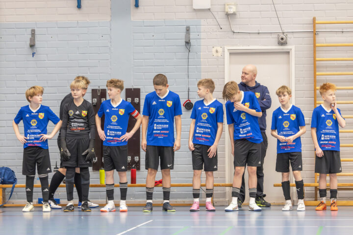 Futsal P14 Ykkönen KiuPa ja Ylämyllyn Yllätys Kiuruveden liikuntahallissa (kuvaaja Riitta Airaksinen)