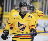 Viola Kärkkäinen KalPa jääkiekon Auroraliiga (kuvaaja Ukko Juntunen)_nettiin