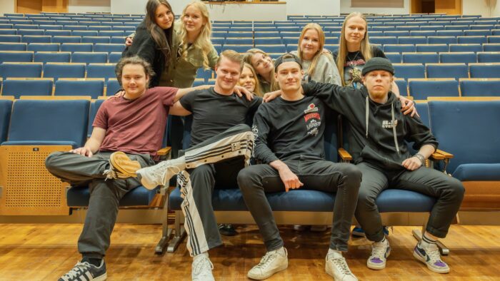 vapaanuorisoteatteri (2) some