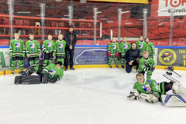 Kiuruveden Kiekko-81 KK-81 jääkiekko U10-joukkue IS-turnaus 2026 (kuvaaja KK-81)_käsitelty