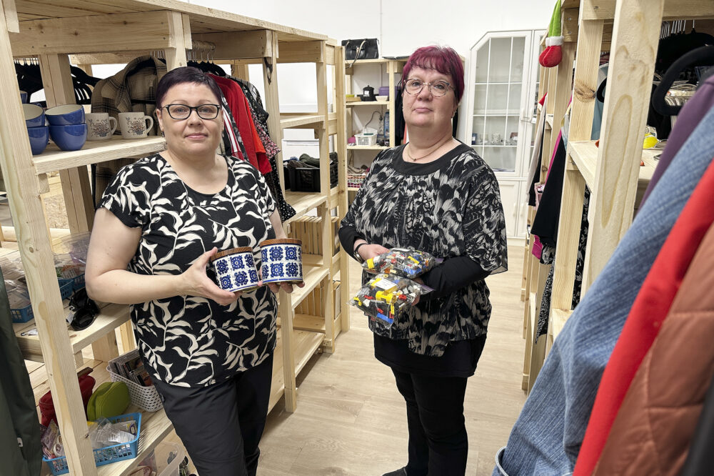 Uusi kirpputori Aarreaitta TaiKa yrittäjät Taina Valtonen ja Katja Ruotsalainen_käsitelty