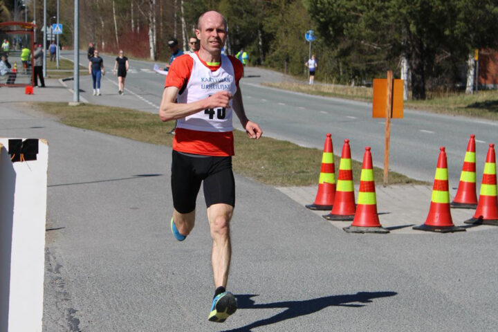 Harri-Pekka Tikkanen yleisurheilu Karttulan katujuoksu Kiuruveden Urheilijat_nettiin