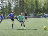 KiuPa P12-joukkue jalkapallo FC Siili Ilmarin kenttä (kuvaaja Pekka Kattainen)_käsitelty