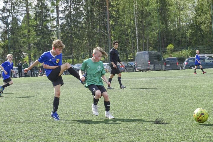 KiuPa P12-joukkue jalkapallo FC Siili Ilmarin kenttä (kuvaaja Pekka Kattainen)_käsitelty