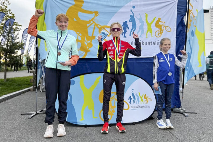 Kiuruveden Urheilijat yleisurheilu Salla Tompuri Koululiikuntaliiton eli KLLn Suomen mestaruus 15-vuotiaiden SM-kulta katujuoksusta_käsitelty