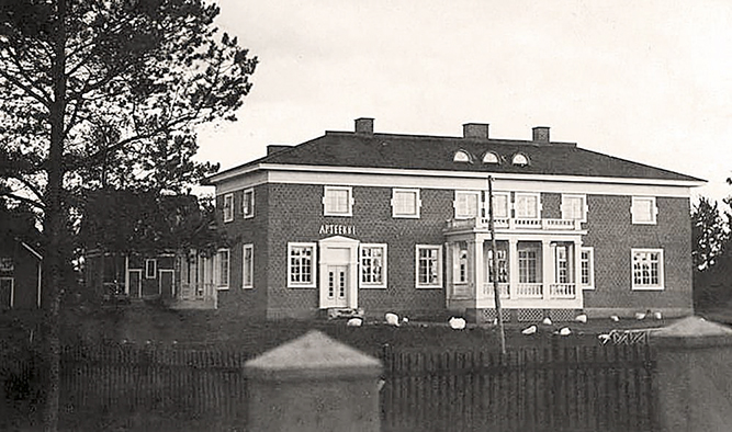 Kiuruveden_apteekki_käsitelty